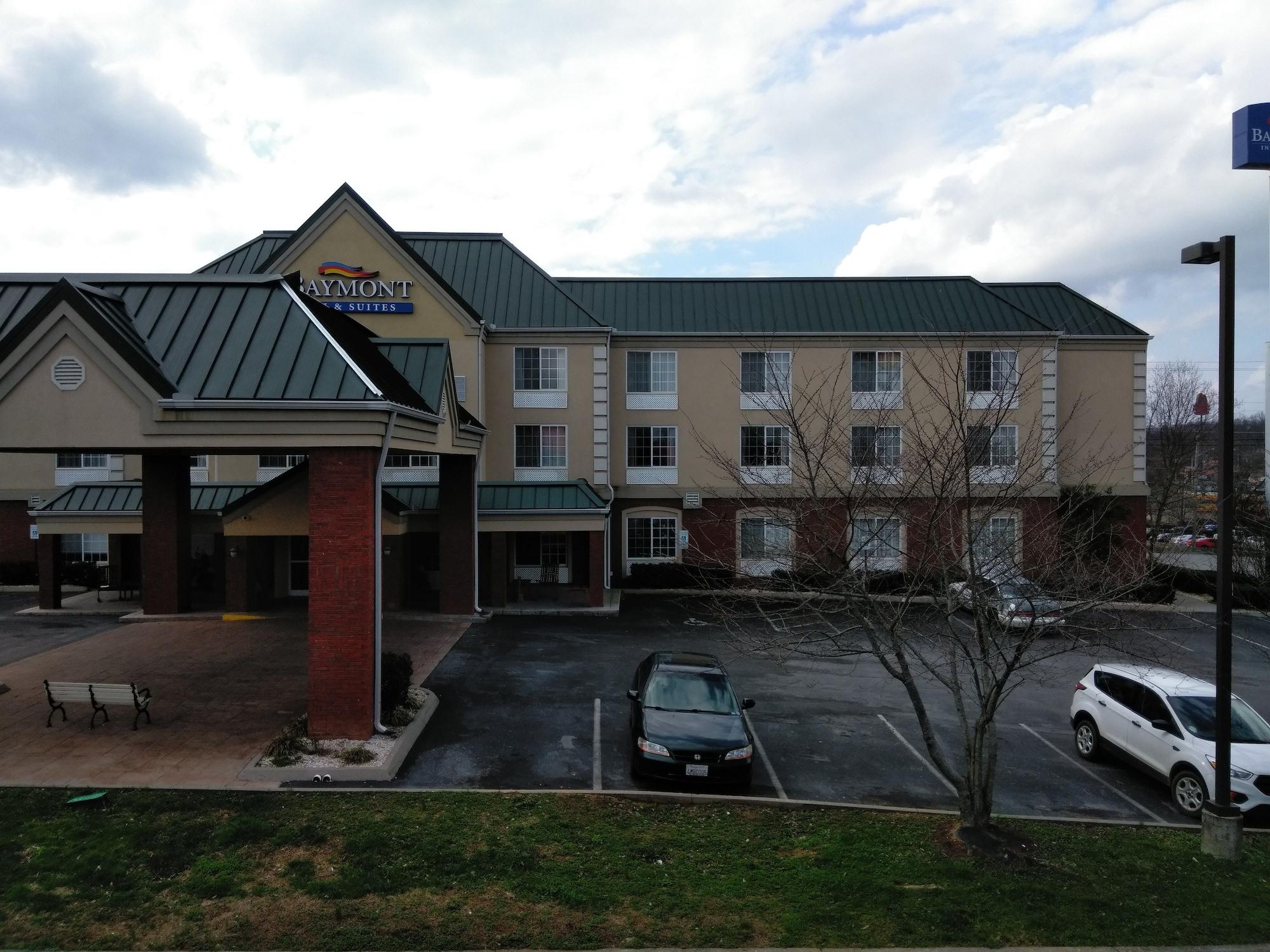 Baymont By Wyndham Clinton Hotel Exterior photo